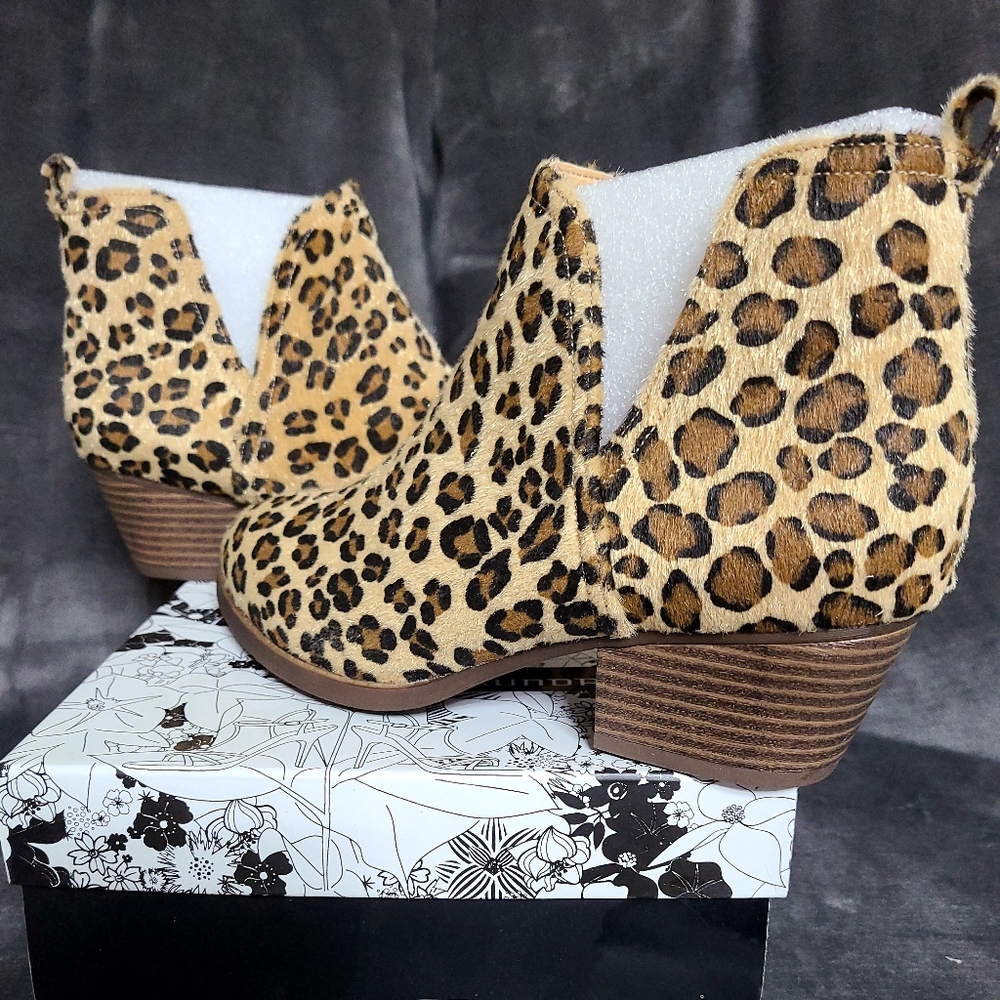 Chinese Laundry Leopard Ankle Bootie NWT